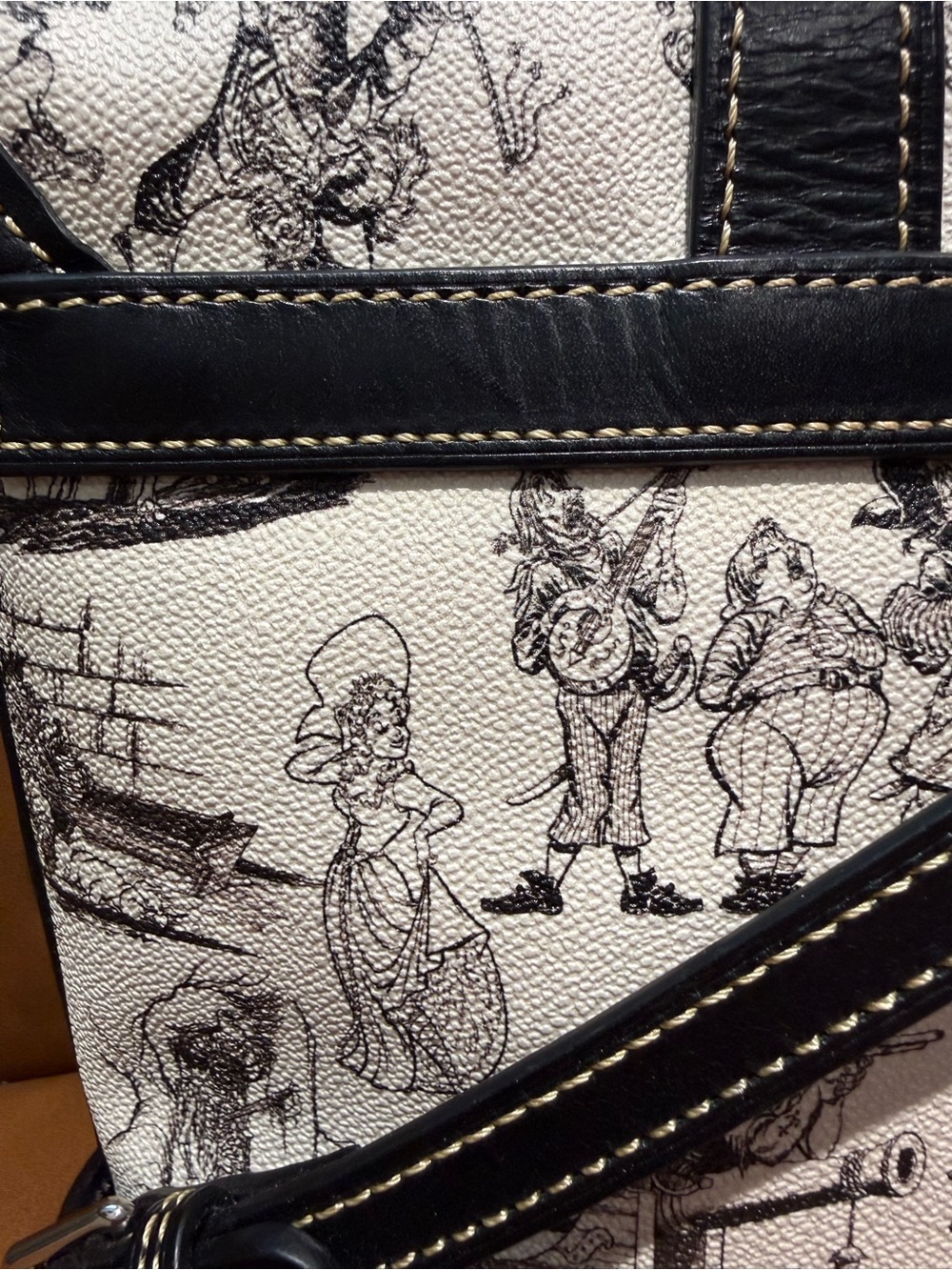 2017 Dooney & Bourke Disney Pirates of the Caribbean Tassel Crossbody - NWOT - Picture 7 of 10